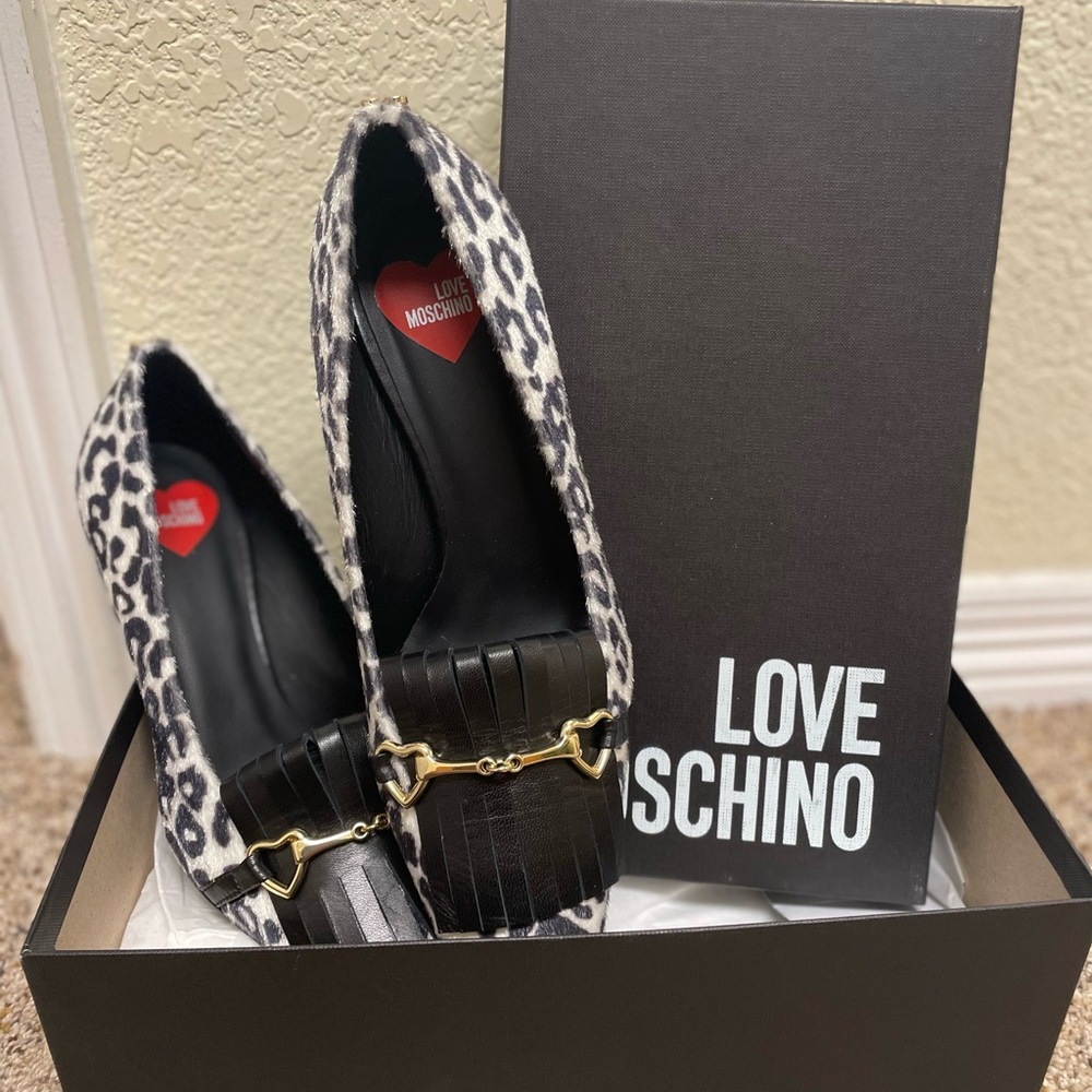 Love MOSCHINO heels